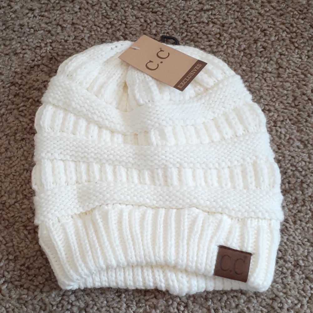 NWT C.C Ivory Knitted Beanie